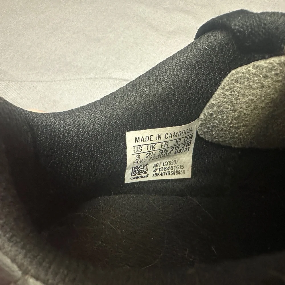 Nike Kids Black and Gray Shoes - Picture 6 of 7